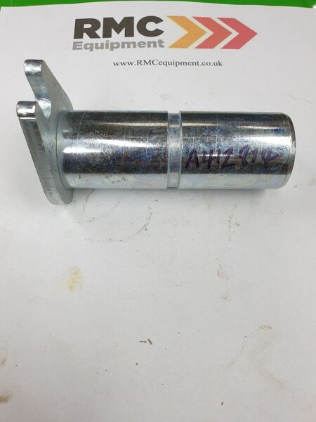 A412814 – PIVOT PIN F35-98 – flat bottomed – for beefed up 700 boomerang